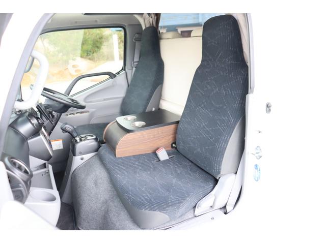 カムロード バンテック　ジルノーブル　４ＷＤ　乗車６名　就寝４名　２．８　ディーゼルターボ　リチウムイオンバッテリー４００ａｈ　インバーター２０００Ｗ　フレキシブルソーラー４枚　温水ボイラー　家庭用エアコン　ＦＦヒーター　マックスファン（35枚目）