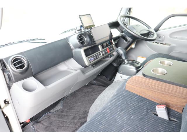 カムロード バンテック　ジルノーブル　４ＷＤ　乗車６名　就寝４名　２．８　ディーゼルターボ　リチウムイオンバッテリー４００ａｈ　インバーター２０００Ｗ　フレキシブルソーラー４枚　温水ボイラー　家庭用エアコン　ＦＦヒーター　マックスファン（37枚目）