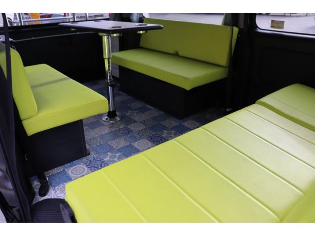 ハイエースバン トヨタテックス　Ｐキューブ　プラスネオ　９名乗車　ツインサブ　ＦＦヒーター　１５００Ｗインバーター　マックスファン　サイドオーニング　社外ショックアブソーバー　社外スタビライザー　ビッグＸ１１　フリップダウンモニター　キャンピングカー（3枚目）