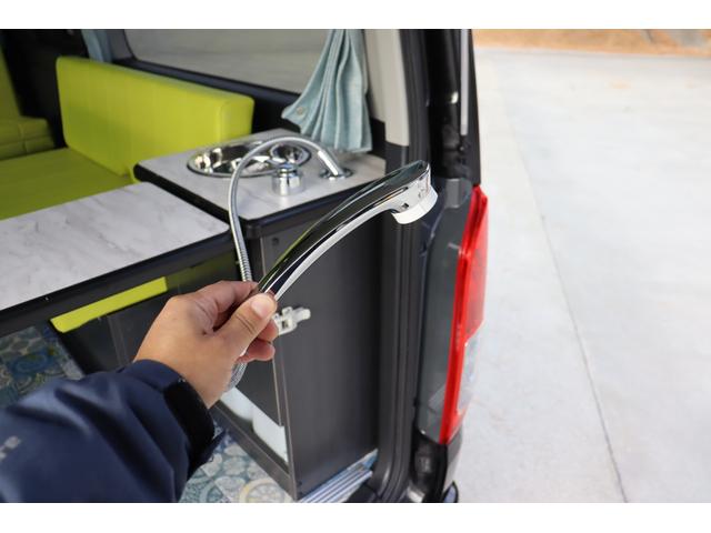 ハイエースバン トヨタテックス　Ｐキューブ　プラスネオ　９名乗車　ツインサブ　ＦＦヒーター　１５００Ｗインバーター　マックスファン　サイドオーニング　社外ショックアブソーバー　社外スタビライザー　ビッグＸ１１　フリップダウンモニター　キャンピングカー（22枚目）