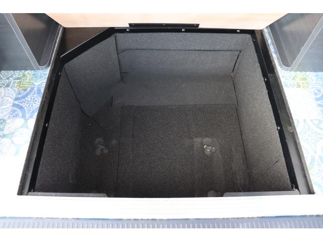 ハイエースバン トヨタテックス　Ｐキューブ　プラスネオ　９名乗車　ツインサブ　ＦＦヒーター　１５００Ｗインバーター　マックスファン　サイドオーニング　社外ショックアブソーバー　社外スタビライザー　ビッグＸ１１　フリップダウンモニター　キャンピングカー（29枚目）