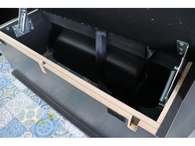 ハイエースバン トヨタテックス　Ｐキューブ　プラスネオ　９名乗車　ツインサブ　ＦＦヒーター　１５００Ｗインバーター　マックスファン　サイドオーニング　社外ショックアブソーバー　社外スタビライザー　ビッグＸ１１　フリップダウンモニター　キャンピングカー（42枚目）