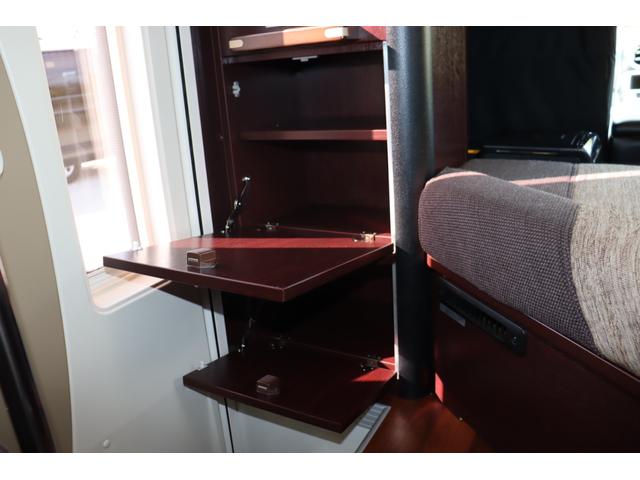 カムロード ナッツＲＶ　クレソンボヤージュ　７名乗車　ツインサブＢＴ　ＦＦヒーター　冷蔵庫　カセットトイレ　２４ＴＶ　４００Ｗインバーター　地デジアンテナ　走行充電　外部充電　マックスファン　リアラダー　バックモニター　キャンピングカー（38枚目）