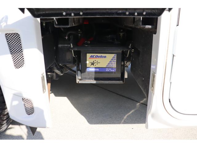 カムロード ナッツＲＶ　クレソンボヤージュ　７名乗車　ツインサブＢＴ　ＦＦヒーター　冷蔵庫　カセットトイレ　２４ＴＶ　４００Ｗインバーター　地デジアンテナ　走行充電　外部充電　マックスファン　リアラダー　バックモニター　キャンピングカー（50枚目）