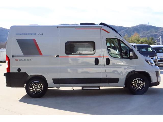 デュカト ローラーチーム　リビングストンＫＪ　乗車４名　就寝４名　２．２　ディーゼル　８速ＡＴ　１２Ｖクーラー　ＦＦヒーター　温水ボイラー　１２Ｖ冷蔵庫　２段ベット　マルチルーム　ディスプレイオーディオ　バックカメラ　クルーズコントローラー（15枚目）