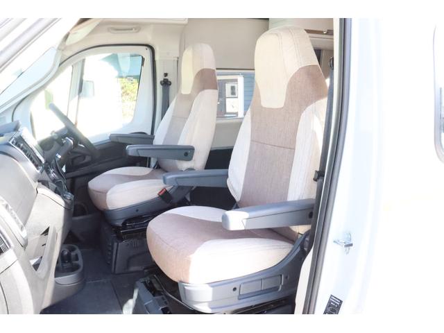 デュカト ローラーチーム　リビングストンＫＪ　乗車４名　就寝４名　２．２　ディーゼル　８速ＡＴ　１２Ｖクーラー　ＦＦヒーター　温水ボイラー　１２Ｖ冷蔵庫　２段ベット　マルチルーム　ディスプレイオーディオ　バックカメラ　クルーズコントローラー（27枚目）