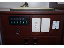 ナッツＲＶ　クレソンジャーニー　トリプルサブ　ＦＦヒーター　冷蔵庫　電子レンジ　家庭用エアコン　マックスファン　オーニング　電圧計　走行充電　外部充電（33枚目）