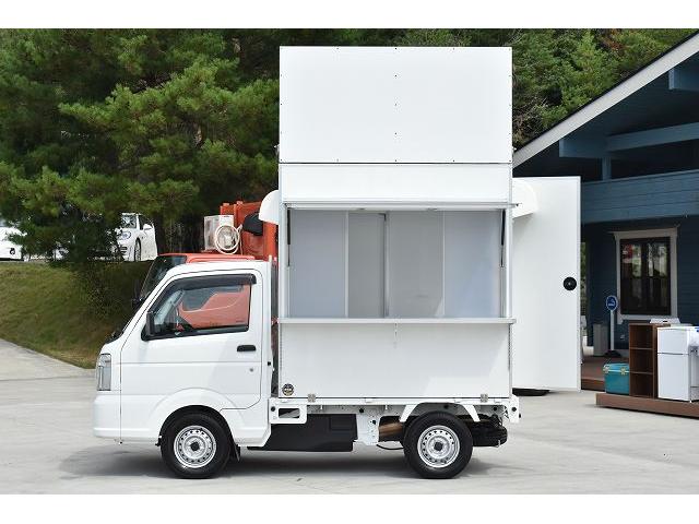 ＫＣエアコン・パワステ　移動販売車　キッチンカー　ケータリングカー　１槽シンク　外部電源　換気扇２か所　　脱着式販売カウンター　３段ボックス　冷蔵庫　クーラーボックス　上部棚　作業台　看板　消火器　２口コンセント３か所(8枚目)