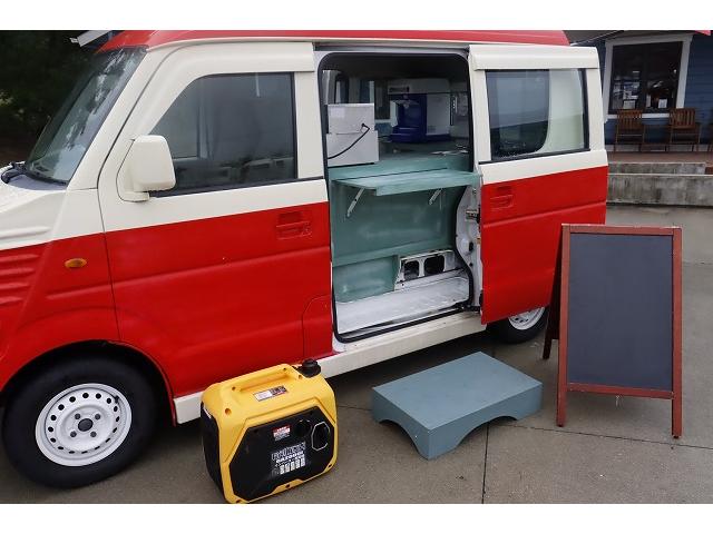エブリイ ＰＡ　移動販売車　キッチンカー　ケータリングカー　フレンチバス仕様　４ナンバー　２槽シンク　８０Ｌタンク　冷蔵庫　フライヤー　発電機　換気扇　外部電源　サブバッテリー　インバーター　走行充電　ヒッチメンバー（6枚目）