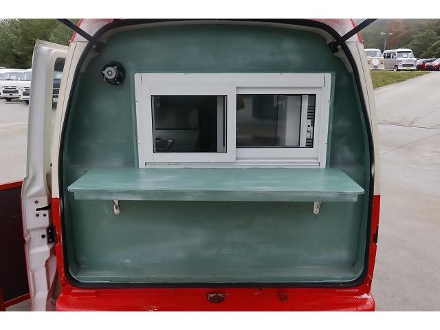エブリイ ＰＡ　移動販売車　キッチンカー　ケータリングカー　フレンチバス仕様　４ナンバー　２槽シンク　８０Ｌタンク　冷蔵庫　フライヤー　発電機　換気扇　外部電源　サブバッテリー　インバーター　走行充電　ヒッチメンバー（7枚目）