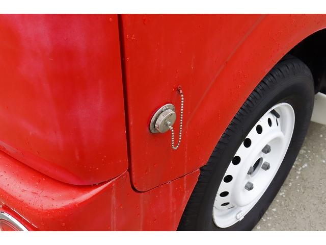 エブリイ ＰＡ　移動販売車　キッチンカー　ケータリングカー　フレンチバス仕様　４ナンバー　２槽シンク　８０Ｌタンク　冷蔵庫　フライヤー　発電機　換気扇　外部電源　サブバッテリー　インバーター　走行充電　ヒッチメンバー（18枚目）