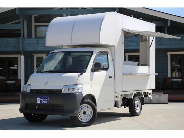 タウンエーストラック ＤＸ　移動販売車　キッチンカー　ケータリングカー　８ナンバー加工車　３槽シンク　２００Ｌ給排水タンク　フットスイッチ　冷凍冷蔵庫　換気扇　作業台　外部電源　販売窓　ナビ　ＥＴＣ　ミラー型前後ドラレコ（2枚目）