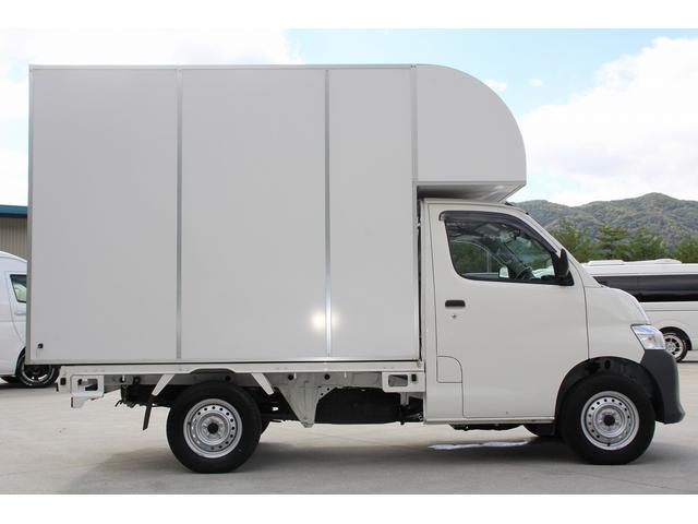 タウンエーストラック ＤＸ　移動販売車　キッチンカー　ケータリングカー　８ナンバー加工車　３槽シンク　２００Ｌ給排水タンク　フットスイッチ　冷凍冷蔵庫　換気扇　作業台　外部電源　販売窓　ナビ　ＥＴＣ　ミラー型前後ドラレコ（67枚目）