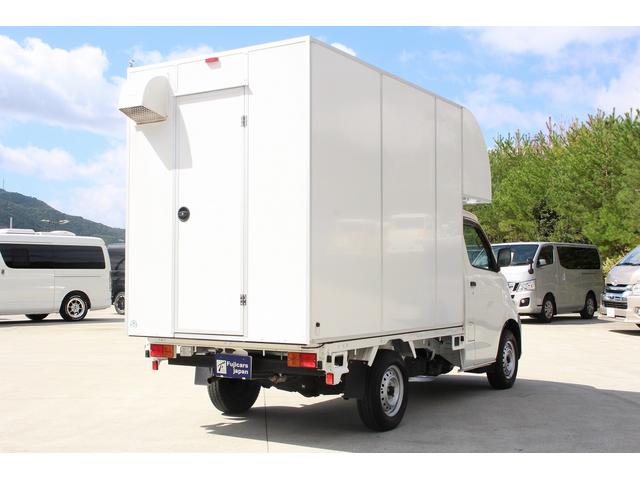 タウンエーストラック ＤＸ　移動販売車　キッチンカー　ケータリングカー　８ナンバー加工車　３槽シンク　２００Ｌ給排水タンク　フットスイッチ　冷凍冷蔵庫　換気扇　作業台　外部電源　販売窓　ナビ　ＥＴＣ　ミラー型前後ドラレコ（68枚目）