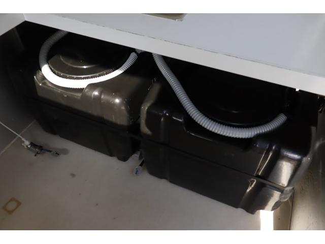 キャリイトラック 　移動販売車　ケータリングカー　５ＭＴ　４ナンバー　バックカメラ　２層シンク　給排水タンク各１００Ｌ　換気扇　外部電源（6枚目）