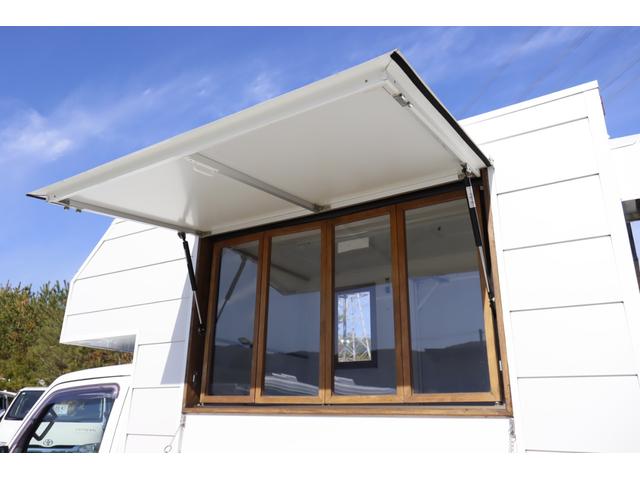 キャリイトラック 　移動販売車　ケータリングカー　５ＭＴ　４ナンバー　バックカメラ　２層シンク　給排水タンク各１００Ｌ　換気扇　外部電源（19枚目）