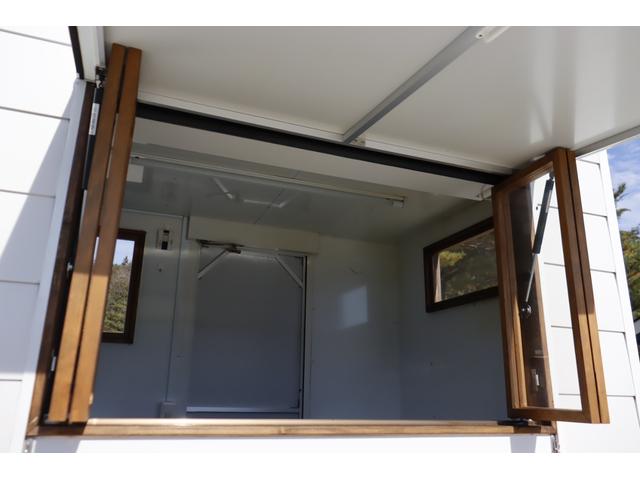 キャリイトラック 　移動販売車　ケータリングカー　５ＭＴ　４ナンバー　バックカメラ　２層シンク　給排水タンク各１００Ｌ　換気扇　外部電源（20枚目）