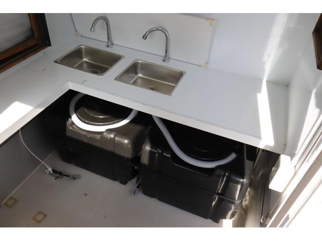 キャリイトラック 　移動販売車　ケータリングカー　５ＭＴ　４ナンバー　バックカメラ　２層シンク　給排水タンク各１００Ｌ　換気扇　外部電源（34枚目）