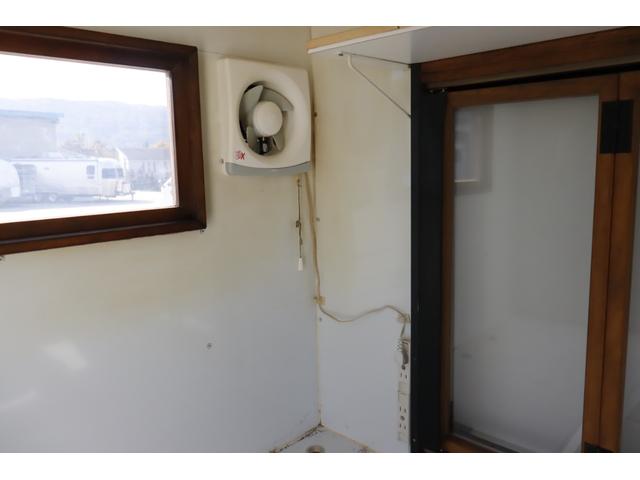 キャリイトラック 　移動販売車　ケータリングカー　５ＭＴ　４ナンバー　バックカメラ　２層シンク　給排水タンク各１００Ｌ　換気扇　外部電源（35枚目）