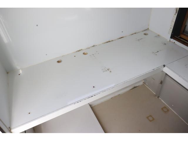 キャリイトラック 　移動販売車　ケータリングカー　５ＭＴ　４ナンバー　バックカメラ　２層シンク　給排水タンク各１００Ｌ　換気扇　外部電源（37枚目）