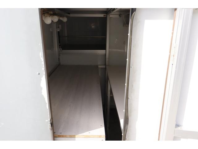 NT100クリッパートラック 乗車2名 4ナンバー AT車 可動式キッチンカー ケータリングカー 2槽シンク 換気扇 外部電源 ETC(3枚目)