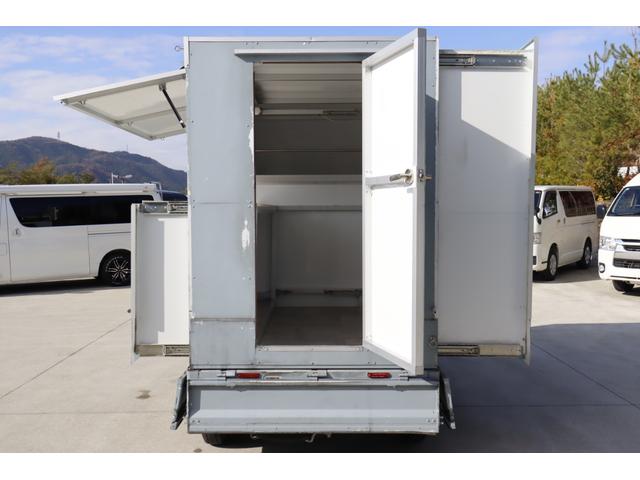 NT100クリッパートラック 乗車2名 4ナンバー AT車 可動式キッチンカー ケータリングカー 2槽シンク 換気扇 外部電源 ETC(4枚目)