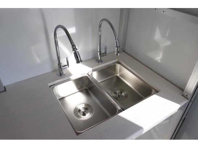 NT100クリッパートラック 乗車2名 4ナンバー AT車 可動式キッチンカー ケータリングカー 2槽シンク 換気扇 外部電源 ETC(10枚目)