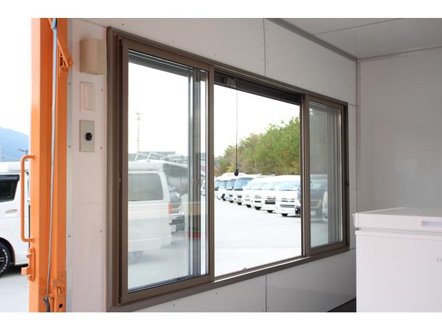 アトラストラック 　移動販売車　ケータリングカー（8枚目）