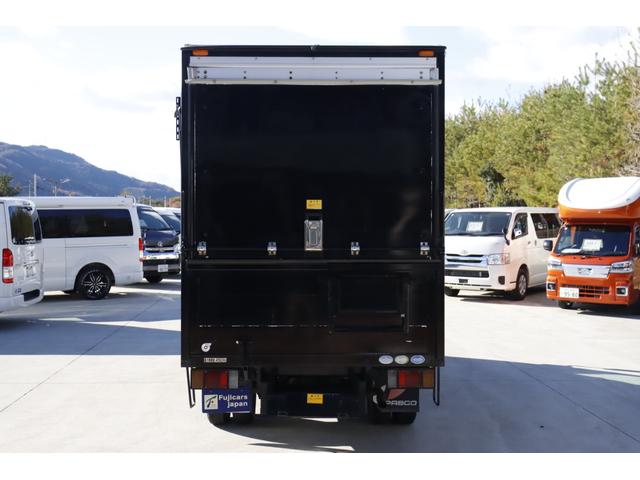 エルフトラック エルフ 移動販売車 ケータリングカー 3.0 ディーゼル 2槽シンク コールドテーブル冷蔵庫 冷蔵庫 換気扇 外部電源(16枚目)