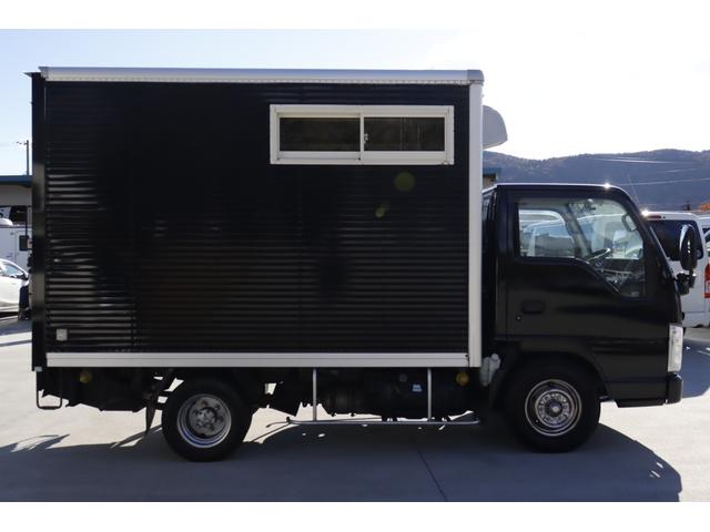 エルフトラック エルフ 移動販売車 ケータリングカー 3.0 ディーゼル 2槽シンク コールドテーブル冷蔵庫 冷蔵庫 換気扇 外部電源(17枚目)