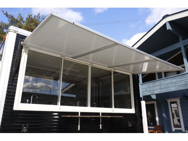 エルフトラック エルフ 移動販売車 ケータリングカー 3.0 ディーゼル 2槽シンク コールドテーブル冷蔵庫 冷蔵庫 換気扇 外部電源(22枚目)