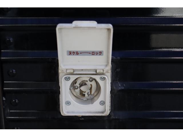 エルフトラック エルフ 移動販売車 ケータリングカー 3.0 ディーゼル 2槽シンク コールドテーブル冷蔵庫 冷蔵庫 換気扇 外部電源(23枚目)