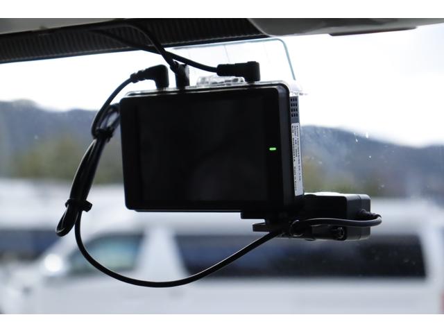 エルフトラック エルフ 移動販売車 ケータリングカー 3.0 ディーゼル 2槽シンク コールドテーブル冷蔵庫 冷蔵庫 換気扇 外部電源(33枚目)