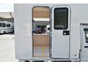 ＫＣエアコン・パワステ　移動販売車　新規架装ＦＲＰシェル　キッチンカー　ケータリングカー　外部電源　　外電コード　販売口２か所　販売カウンター　ＬＥＤ照明（37枚目）