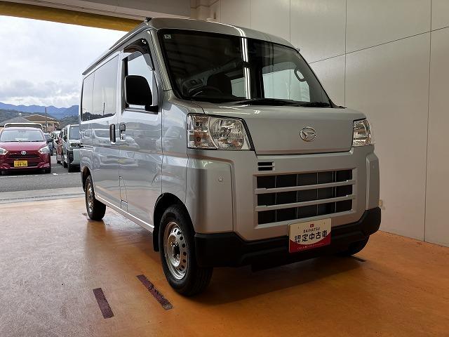 ハイゼットカーゴ ＤＸ　サポカーＳワイド適合　ラジオ　エアコン　アクセサリーソケット　コーナーセンサー　アイドリングストップ　光軸調整ダイヤル　横滑り防止機能　誤発進抑制機能　パワーウインドウ　キーレス（7枚目）