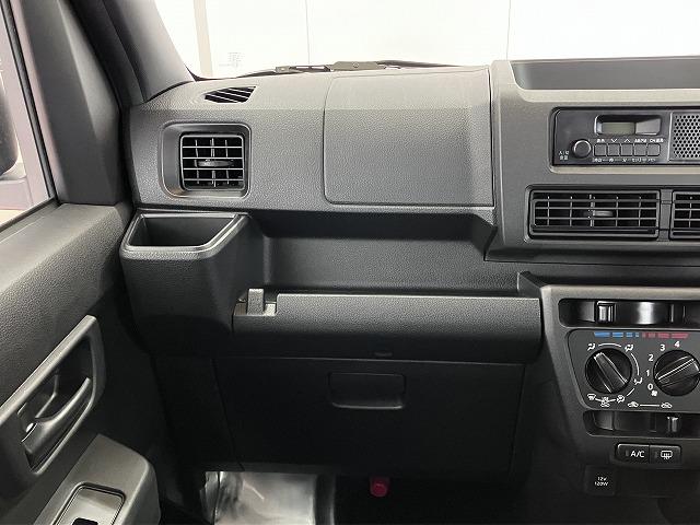 ハイゼットカーゴ ＤＸ　サポカーＳワイド適合　ラジオ　エアコン　アクセサリーソケット　コーナーセンサー　アイドリングストップ　光軸調整ダイヤル　横滑り防止機能　誤発進抑制機能　パワーウインドウ　キーレス（12枚目）