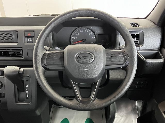 ハイゼットカーゴ ＤＸ　サポカーＳワイド適合　ラジオ　エアコン　アクセサリーソケット　コーナーセンサー　アイドリングストップ　光軸調整ダイヤル　横滑り防止機能　誤発進抑制機能　パワーウインドウ　キーレス（14枚目）