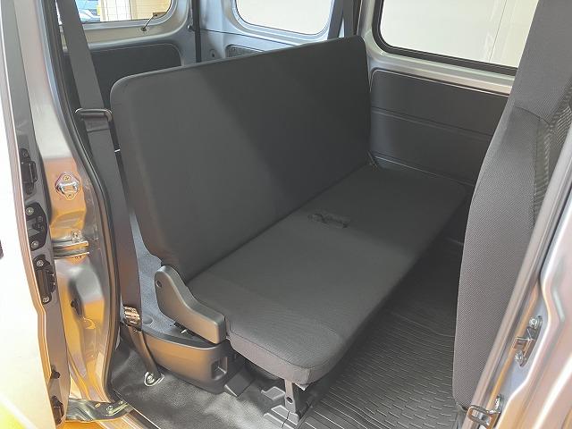 ハイゼットカーゴ ＤＸ　サポカーＳワイド適合　ラジオ　エアコン　アクセサリーソケット　コーナーセンサー　アイドリングストップ　光軸調整ダイヤル　横滑り防止機能　誤発進抑制機能　パワーウインドウ　キーレス（20枚目）