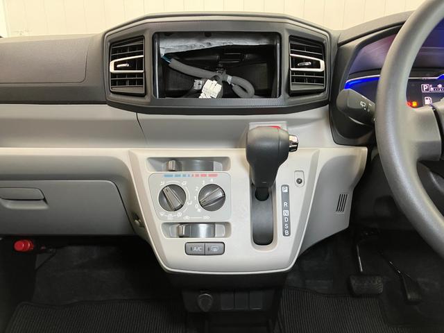 ミライース Ｘ　ＳＡＩＩＩ　サポカーＳワイド適合　エアコン　Ｂカメラ　コーナーセンサー　光軸調整ダイヤル　オートハイビーム　アイドリングストップ　横滑り防止機能　誤発進抑制機能　電動格納ミラー　パワーウインドウ　キーレス（12枚目）