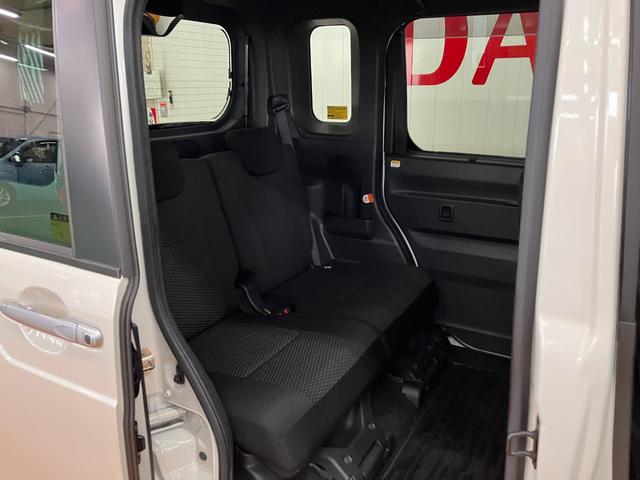 ウェイク L SAII スマアシ Bカメラ 両側オートスライドドア ステアリングスイッチ オートエアコン アイドリングストップ USB接続端子 光軸調整ダイヤル 横滑り防止機能 誤発進抑制機能 電動格納ミラー キーフリー(22枚目)