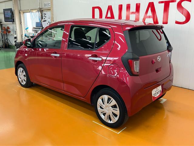 ミライース Ｘ　ＳＡＩＩＩ　サポカーＳワイド適合　エアコン　Ｂカメラ　コーナーセンサー　光軸調整ダイヤル　オートハイビーム　アイドリングストップ　横滑り防止機能　誤発進抑制機能　電動格納ミラー　パワーウインドウ　キーレス（6枚目）