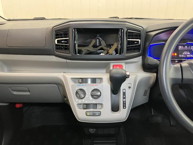 ミライース Ｘ　ＳＡＩＩＩ　サポカーＳワイド適合　エアコン　Ｂカメラ　コーナーセンサー　光軸調整ダイヤル　オートハイビーム　アイドリングストップ　横滑り防止機能　誤発進抑制機能　電動格納ミラー　パワーウインドウ　キーレス（13枚目）