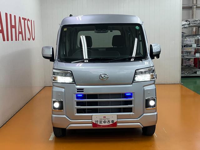 ハイゼットカーゴ クルーズターボ　４ＷＤ　サポカーＳワイド適合　ドラレコ　エアコン　アクセサリーソケット　Ｐスタート　コーナーセンサー　横滑り防止機能　誤発進抑制機能　電動格納ミラー　パワーウインドウ　キーフリー（4枚目）