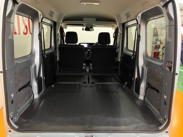 ハイゼットカーゴ クルーズターボ　４ＷＤ　サポカーＳワイド適合　ドラレコ　エアコン　アクセサリーソケット　Ｐスタート　コーナーセンサー　横滑り防止機能　誤発進抑制機能　電動格納ミラー　パワーウインドウ　キーフリー（11枚目）