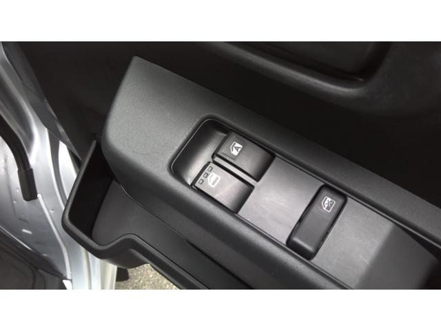 ハイゼットカーゴ DX サポカーSワイド適合 オーディオ エアコン アクセサリーソケット コーナーセンサー アイドリングストップ 光軸調整ダイヤル 横滑り防止機能 誤発進抑制機能 パワーウインドウ キーレス(13枚目)