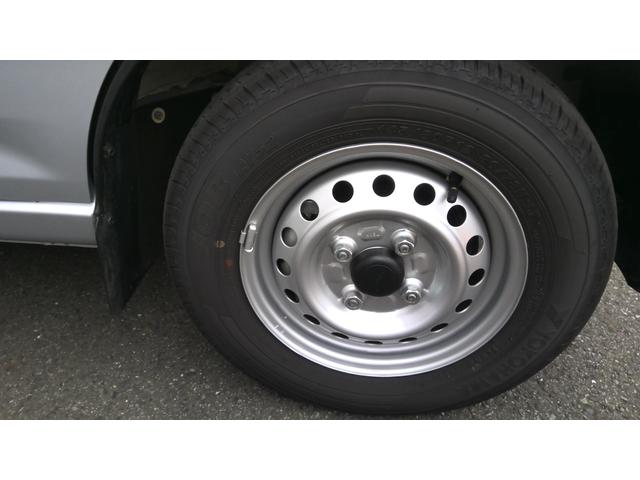 ハイゼットカーゴ DX サポカーSワイド適合 オーディオ エアコン アクセサリーソケット コーナーセンサー アイドリングストップ 光軸調整ダイヤル 横滑り防止機能 誤発進抑制機能 パワーウインドウ キーレス(20枚目)