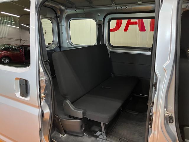 ハイゼットカーゴ DX サポカーSワイド適合 ラジオ エアコン アクセサリーソケット コーナーセンサー アイドリングストップ 光軸調整ダイヤル 横滑り防止機能 誤発進抑制機能 パワーウインドウ キーレス(19枚目)