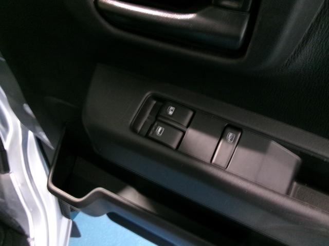 ハイゼットカーゴ DX サポカーSワイド適合 ラジオ エアコン アクセサリーソケット コーナーセンサー アイドリングストップ 光軸調整ダイヤル 横滑り防止機能 誤発進抑制機能 パワーウインドウ キーレス(15枚目)