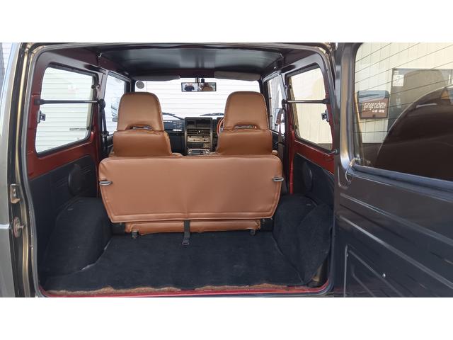 ジムニー 　公認リフトアップカスタム　ＭＴタイヤ　社外マフラー　ブースト計　ウッドハンドル　車検２年受渡し（10枚目）