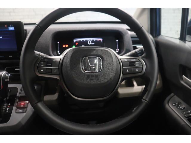 フリード エアーEX 衝突被害軽減システム 純正メモリーナビ 6人乗 アダプティブクルーズ 両側電動スライドドア クリアランスソナー AW Bカメラ 3列シート LEDヘッドライト フルセグTV レーンアシスト ESC(12枚目)